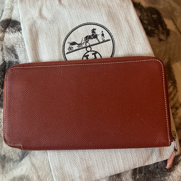 Hermes leather wallet with Hermes pouch beautiful silk lining - Picture 2 of 12